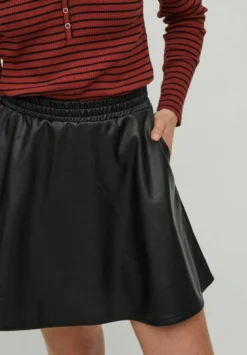 Vila Beschichteter - A-Line Skirt - Black -Esprid Shop b3e78594cd004640bfd5fb78f9d66e1c