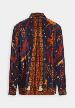 Farm Rio Animal Sky - Button-Down Blouse - Navy Blue 11 Farm Rio Animal Sky - Button-Down Blouse - Navy Blue -Esprid Shop b76e187ab982494baf001f6fa910a024 scaled