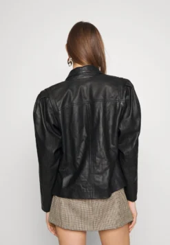 Elara Daily - Blazer - Meteorite Black -Esprid Shop b885bccbe2aa479ca8e385529e05469c scaled