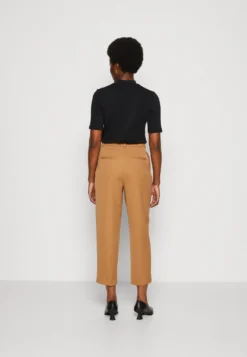 Dodo Ancle Pant - Trousers -Esprid Shop b99e10b33d7e4544a378d423a70a626b scaled