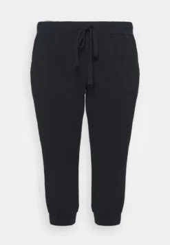 Capri Pants - Tracksuit Bottoms 8 Capri Pants - Tracksuit Bottoms -Esprid Shop bb590941c1c4458fb9ca3db4a62d7fb9 scaled