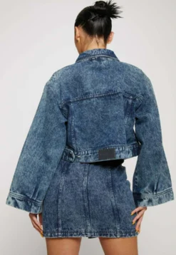 CroppedBell Sleeve - Denim Jacket -Esprid Shop bd44ffade84a453185428a50bbd4349d