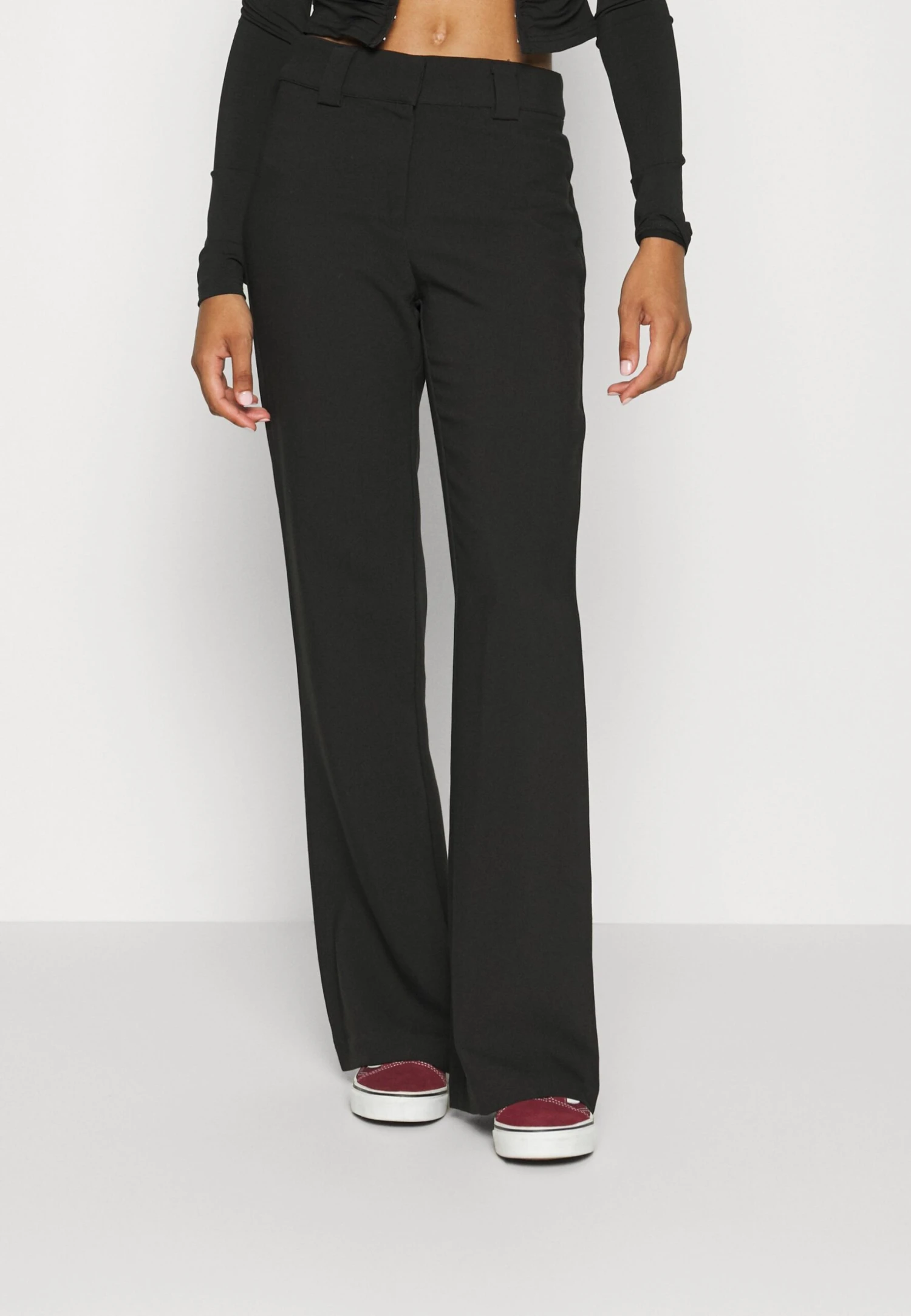 Yasnuteo Pant - Trousers 1 Yasnuteo Pant - Trousers