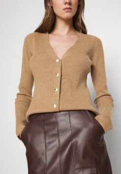 Mother Of Pearl Bethany - Cardigan - Praline -Esprid Shop c0465bb3d52a4393a8a3c4435987b71a scaled