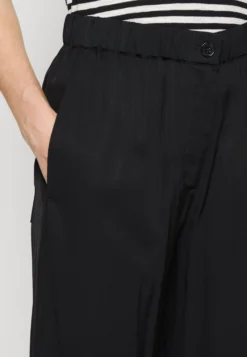 Marc O'Polo Pants Wide Leg Elastic Waistband Patch Pocket - Trousers - Black -Esprid Shop c123abd73993443db6073d142930f67c scaled