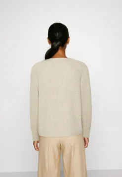 Marc O'Polo Longsleeve Round Neck - Jumper - Sandy Melange -Esprid Shop c2e75a863c8b43338c06b2f25c3da34e scaled