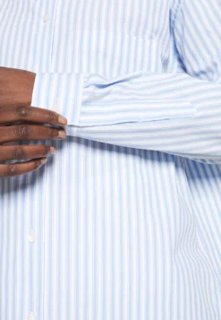 SAMSØE SAMSØE Luana - Button-Down Blouse - Dusty Blue -Esprid Shop cdbd1264fc6e4d43b6ed93bd33da312f scaled