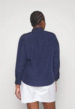 Katazrina - Button-Down Blouse - Navy/Cream -Esprid Shop d1d7dc9ebdd647ed8aee309bf954a4ca scaled