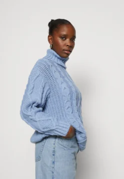 Monki Jumper - Jumper -Esprid Shop d6f852ce834d4f59b96ff38dda682c06 scaled