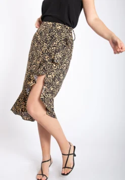 Ruffle - A-Line Skirt - Beige 7 Ruffle - A-Line Skirt - Beige -Esprid Shop d8cb3b12f90a4fa2a09013f7d6fcbab7 scaled