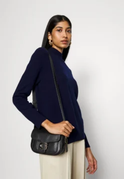 Mockneck - Jumper - Navy -Esprid Shop d960f92592b9472599496e6cb161ff7a scaled