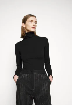 MAX & Co. Manama - Jumper -Esprid Shop dc273241f62f464bb897f76baafa1dec scaled