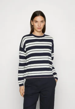 ESPRIT Oversiz - Jumper - Dark Blue -Esprid Shop dd059b647da94becb4eaea7a57a353c7 scaled
