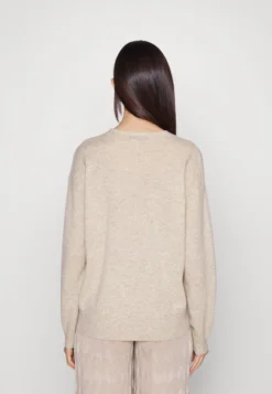 REPEAT Sweater - Jumper - Sand -Esprid Shop e22c8cbd9bb247c4ad15a645092dd675 scaled