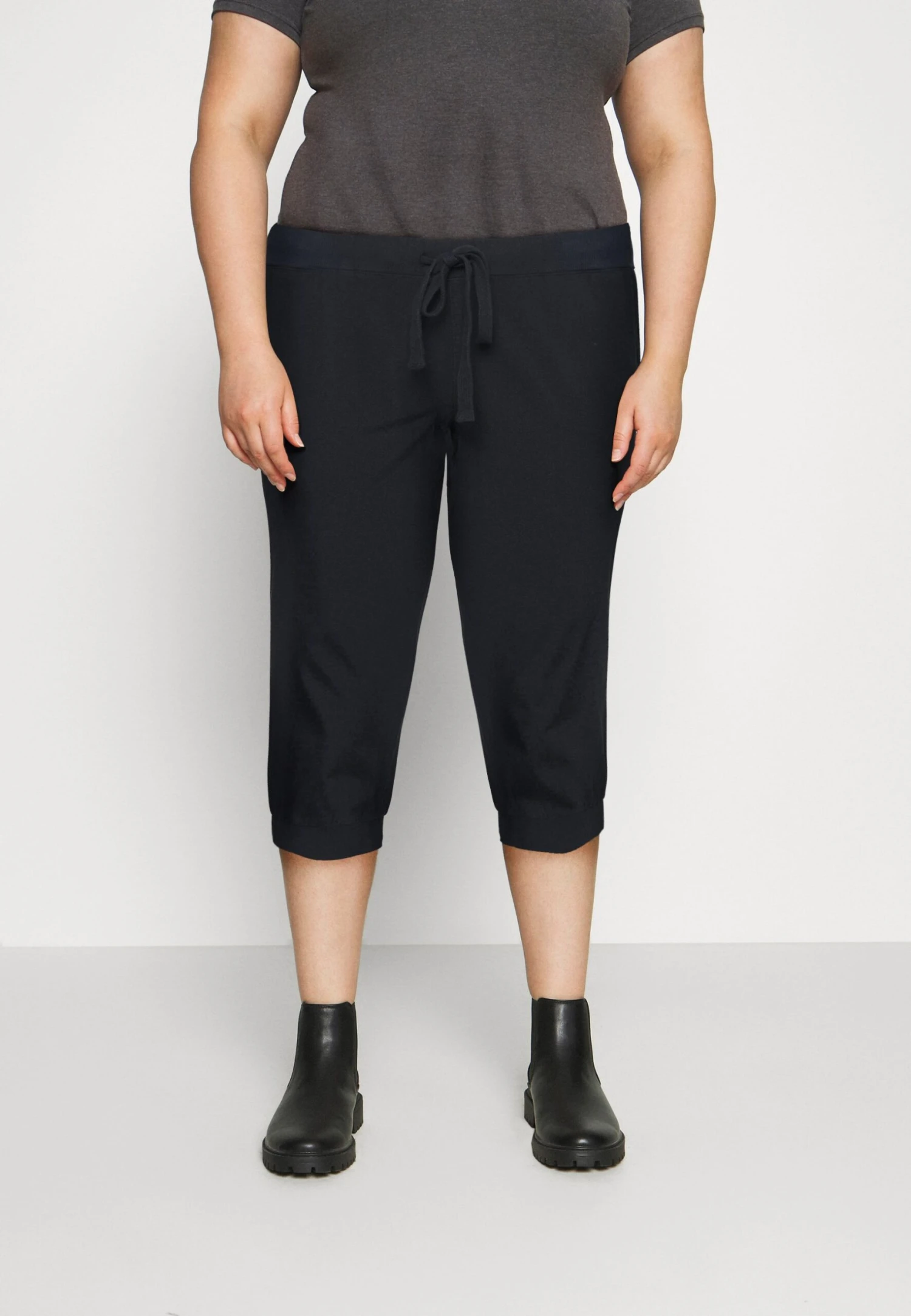 Capri Pants - Tracksuit Bottoms 1 Capri Pants - Tracksuit Bottoms
