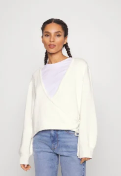 Pieces Petite Pctrista Wrap - Cardigan - Cloud Dancer