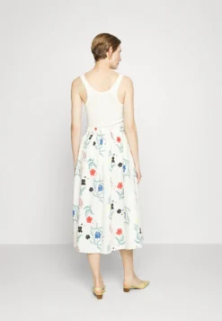 Marimekko Garrel Herbaario Skirt - A-Line Skirt - White/Green/Blue/Red -Esprid Shop e73cbb65b04c40dea06eec50b932ca7b scaled