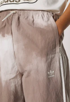 Adidas Originals Track Pant - Tracksuit Bottoms - Wonderbeige/Multicolor -Esprid Shop e7d16898be7f46aaa602a9c56de1b3b9 scaled