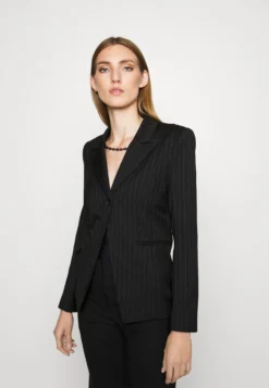 Patrizia Pepe Blazer - Black -Esprid Shop e8d903b3b9344d8a88d233b584e1349f scaled