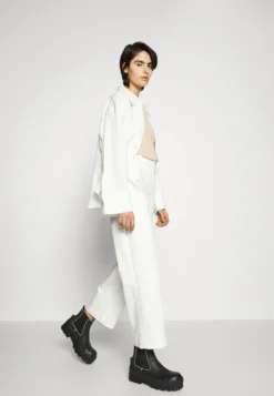 Libertine-Libertine Exist - Trousers - White -Esprid Shop ec1c3bd32f154b6cae62725b6dfc10da scaled