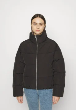 Colmar Originals Down Jacket - Black -Esprid Shop ec44e167f6384b84b553434254fc0f30 scaled