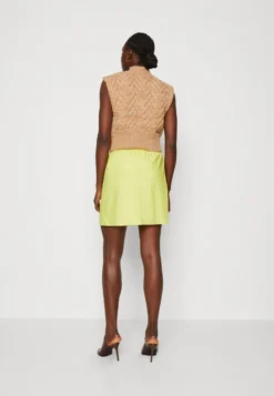 SAMSØE SAMSØE Lua Skirt - Mini Skirt - Acid Green -Esprid Shop ed09b75ec504479684dc5949cfce72ee scaled