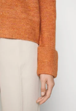 TOM TAILOR Denim Cosy Mock Neck - Jumper - Rusty Amber -Esprid Shop ed98701aa5364d4197aff5fa25bd166a scaled