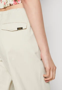 LOIS Jeans Katherina - Trousers -Esprid Shop f46ed11c049c4c24950f5c8710a64246 scaled