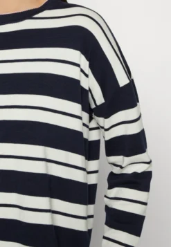 ESPRIT Oversiz - Jumper - Dark Blue -Esprid Shop f4d593ff9c5c4dc2b8a7918e7b9b937f scaled