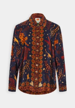 Farm Rio Animal Sky - Button-Down Blouse - Navy Blue 9 Farm Rio Animal Sky - Button-Down Blouse - Navy Blue -Esprid Shop f65f300f46824abeb5302016f4a9774c scaled