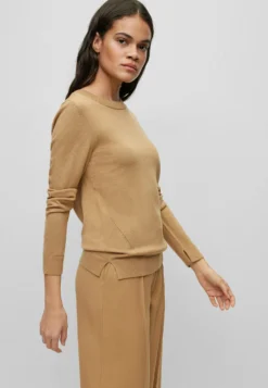 Boss Feganasi - Jumper - Beige -Esprid Shop f7f5df27cd714d3eaa438fc749594b34 scaled