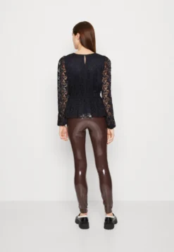 ONLY Onlann Dar - Blouse 8 ONLY Onlann Dar - Blouse -Esprid Shop f91cc5a5af6f4cf8b48acfcb5cd63908 scaled