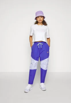 Nike Sportswear Pant - Tracksuit Bottoms - Lapis/Gold -Esprid Shop fb9d666c53f44bda9645803d7669acc2 scaled